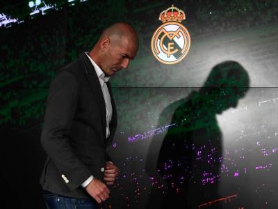   premijer liga zidan kandidat za klupu mančester junajted 