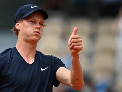  janik-siner-neobicno-pitanje-gresnik-ili-svetac 