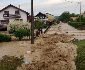  Požega nevrijeme bujice nose smeće video 
