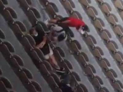  navijač se sakrio na tribine iza stolice da bi gledao novaka đokovića 