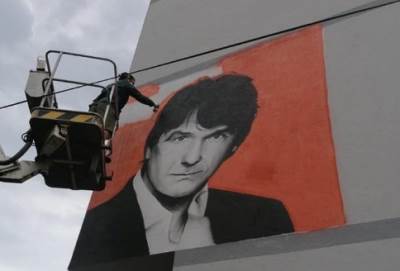  Zdravko Čolić, Poštar Boro, mural, Brčko 