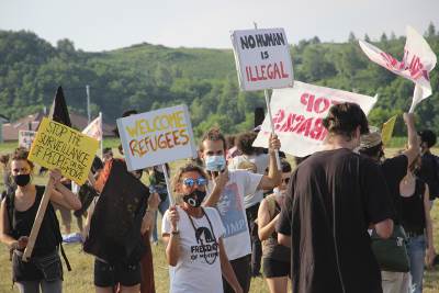  Protest aktivista na granici Hrvatske i BiH: Migracija nije ilegalna 