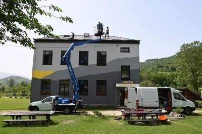  Obećano - učinjeno:  Postavljeni solarni paneli na krov Centra za posjetioce Pecka 