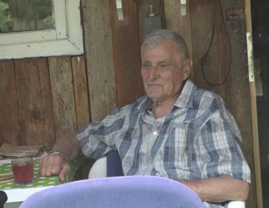  Kemal Čantrić, Prijepolje, žvaće košticu 