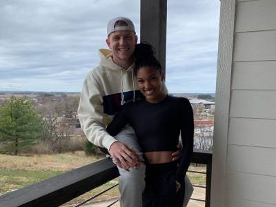  Ljubavna-prica-iz-Tokija-Tara-Dejvis-i-Hanter-Vudhol. 