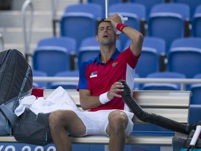  Novak-Djokovic-razgovarao-sa-supervizorima-u-Tokiju 
