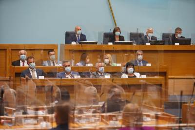  Narodna skupština RS: Odluke visokog predstavnika neprihvatljive i ništavne (FOTO) 