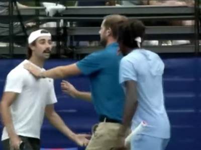  sudija spriječio tuču tenisera 