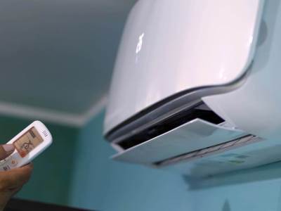  air-conditioning-ignition-with-remote-control-air-air-conditioner-air-conditioner-appliance-arm_t20_1n68Gv 