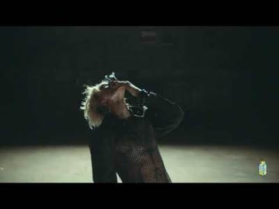  Hit dana: Machine Gun Kelly - Papercuts 