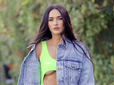  Megan foks u bikiniju  