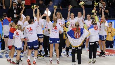  Srebrne rukometašice dočekale nagradu 