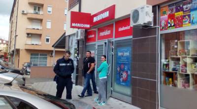  Zbog tiketa od pola marke razbio TV u kladionici!? 