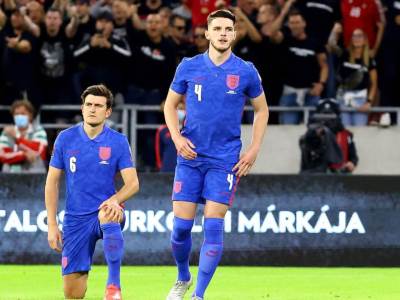  poljska engleska zvižduci englezi klečali borba protiv rasizma 