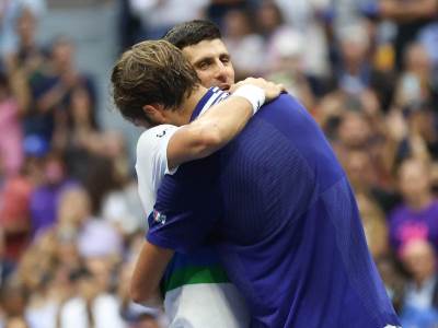  Novak-je-najbolji-teniser-svih-vremena-kaze-Medvedev 