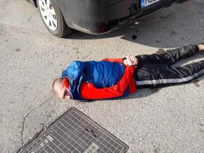  Uhapšeni razbojnici: Provalili u kuću u Česmi, opljačkali vlasnika i vezali ga lisicama (FOTO) 