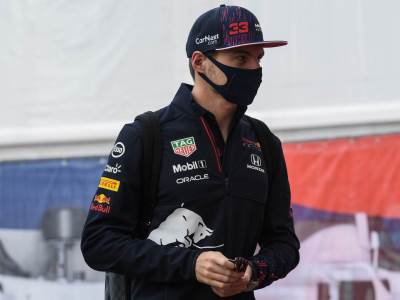  Maks Ferstapen potpisuje novi ugovor 