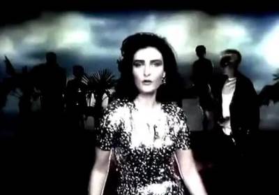  Hit dana: Siouxsie And The Banshees - Kiss Them For Me 