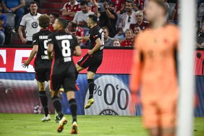  bundesliga 7. kolo bajern ajntraht 1 2 asistencija i gol filipa kostića 