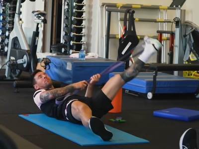  mesi ne zna kako se koriste sprave u teretani 