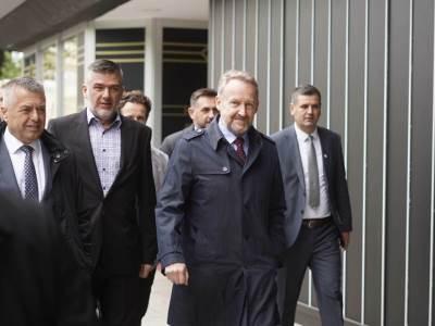  Izetbegović prošetao centrom Banjaluke (FOTO, VIDEO) 