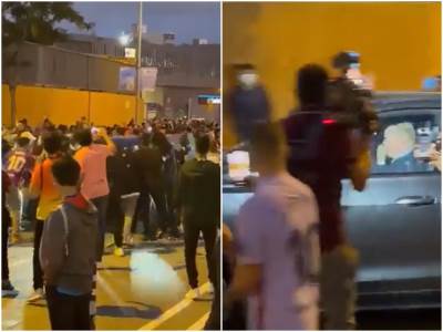  navijači barselone napali ronalda kumana  