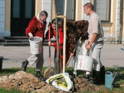  Povodom stogodišnjice rođenja Jozefa Bojsa: Ispred MSURS posađen hrast 