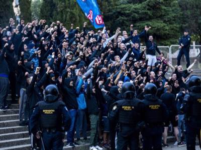  Hrvatska policija privela pet navijača na meču između Osijeka i Hajduka 