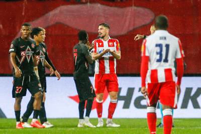  Zvezda sebi zakomplikovala život! Crveni kartoni, autogol i poraz koji može mnogo da boli! 