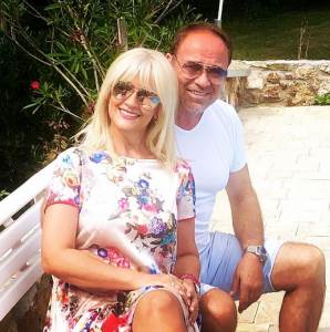  Izdahnuo na rukama supruge: Marinko Rokvić je želio da umre kod kuće, do posljednjeg trenutka Slavica ga njegovala 