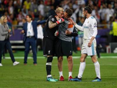  Loris-Karijus-ide-iz-Liverpula 