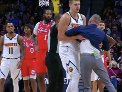 nikola jokić spašavao sudije od trenera Melouna 