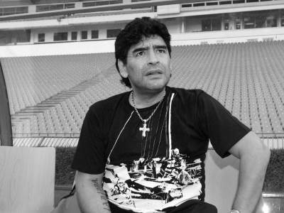  Dijego-Maradona-sahranjen-bez-srca 