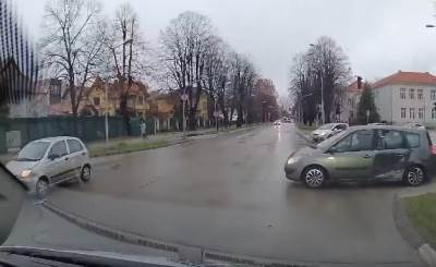 Udes u Ulici Mladena Stojanovića.jpg Udes u Ulici Mladena Stojanovića.jpg