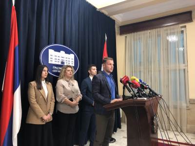 Stigla pomoć od Srbije: Banjaluka dobila tri miliona evra Stigla pomoć od Srbije: Banjaluka dobila tri miliona evra