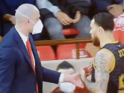  američki košarkaš ponovo napao zvezdana mitrovića  