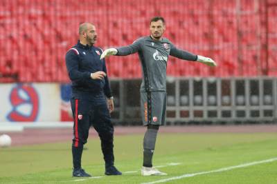  zoran popović brani za crvenu zvezdu 