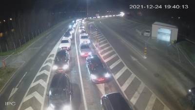  Velike gužve na ulazu u BiH iz Hrvatske, u Jasenovcu se čeka četiri sata 
