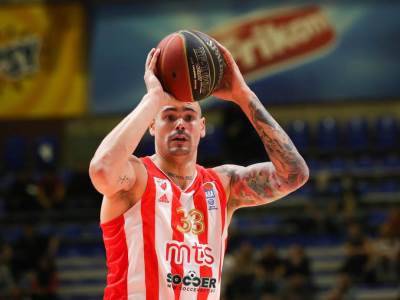  majk cirbes ostaje u crvenoj zvezdi 