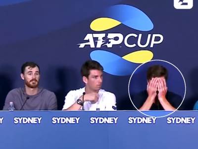  Teniser-se-smejao-Novaku-Djokovicu 