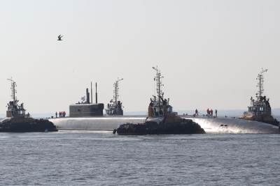  Pogledajte trenutak kada britanski brod udara u rusku podmornicu (VIDEO) 