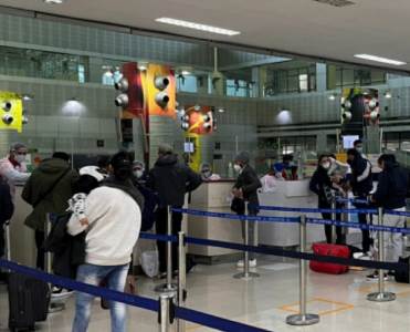  Putnici se zarazili u avionu ka Indiji 