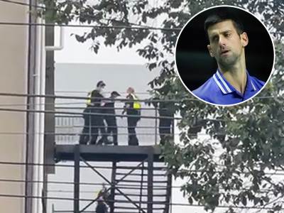  Policija hapsi ljude ispred Novakovog hotela 