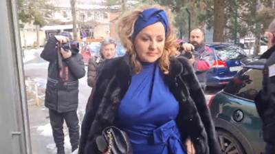  ana bekuta u novoj modnoj kombinaciji 