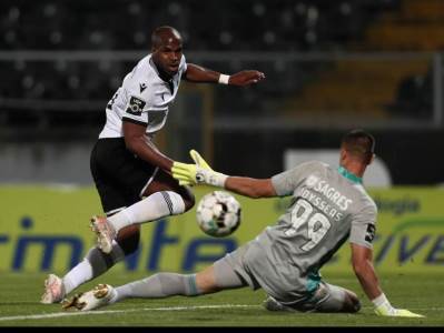  Oskar Estupinian na meti Crvene zvezde 