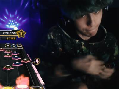  jutjuber varao u igri guitar hero 