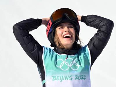  Ajlin-Gu-model-Viktorija-Sikrita-i-osvajacica-zlatne-medalje 