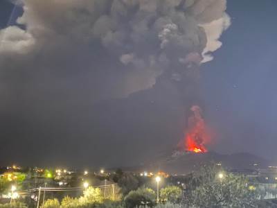  Erupcija vulkana Etna 