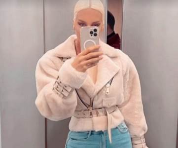Karleuša objavila selfi iz lifta 
