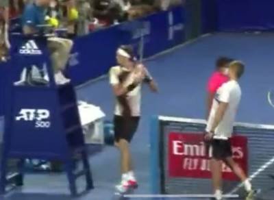  Zverev poludio na sudiju 